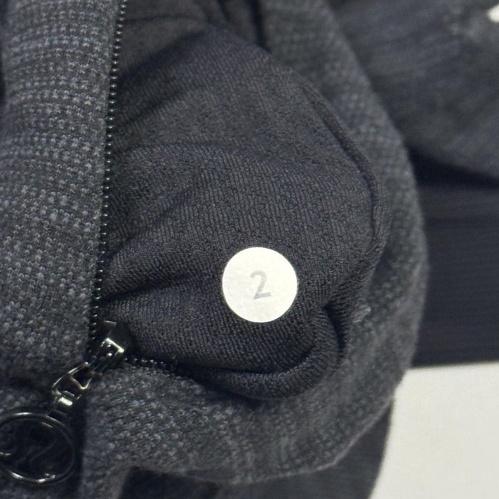 Lululemon Hoodie Womens 2 Gray Full Zip Slim Knit Hooded Stretch Activewear‎ - Picture 3 of 11